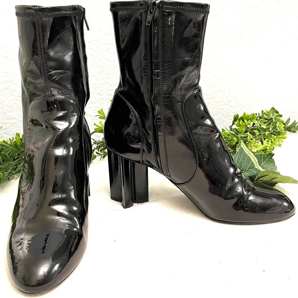 Louis Vuitton Uniform Silhouette Ankle Boots in Black Patent Leather Size 37 - Picture 1 of 14